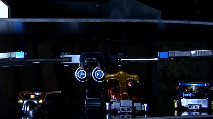 Can the hydraulic machine destroy the Kabuto belt? This divine sword is not cute at all.