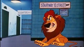 It turns out that even lions are squeezed onto the subway during rush hour. #FunnyAnimation#Childhoo