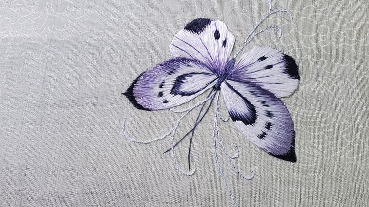 My embroidery routine about butterflies.