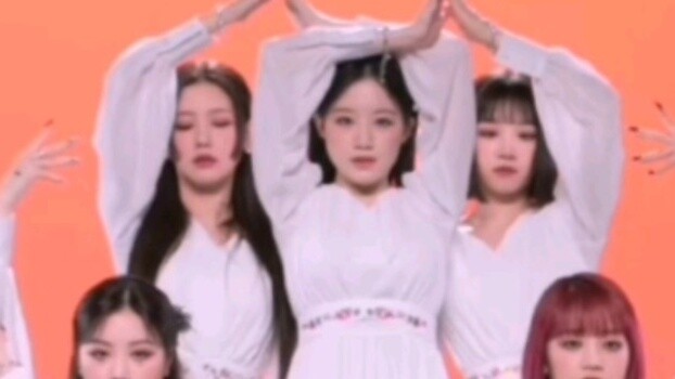 Biarkan teman-teman saya yang tidak tahu banyak tentang Kpop mengomentari estafet tari para gadis (v
