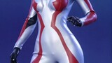 Female Ultraman, it took a long time to train AI to draw it