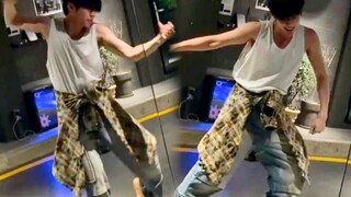 【成韩彬】八达岭老师教学练习室舞蹈！好牛！