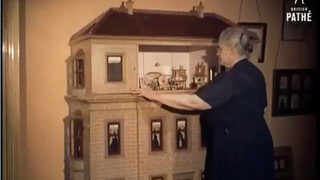 (1955年) 这绝对是你见过的最贵最精致最豪华的娃娃屋，没有之一！
