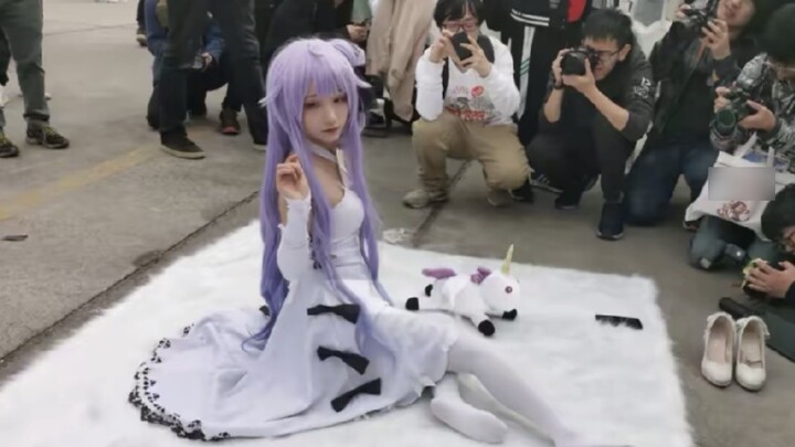 Nona adik sangat sopan (unicorn coser: kain keren)