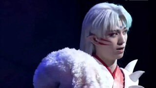 The actors in this stage play are so handsome❛‿˂̵✧