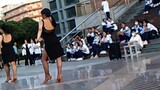 [Latin] Siswa baru dari klub siswa sekolah menengah menunjukkan pertunjukan tari Latin dan membuat p
