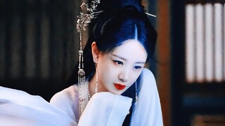 "Người điên đầu tiên trong cả bộ phim hóa ra lại là Thần chiến tranh của tình yêu thuần khiết... Vậy