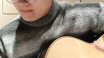 Tantang diri Anda untuk memainkan Lagu Eksekusi Angin Emas dengan satu senar!