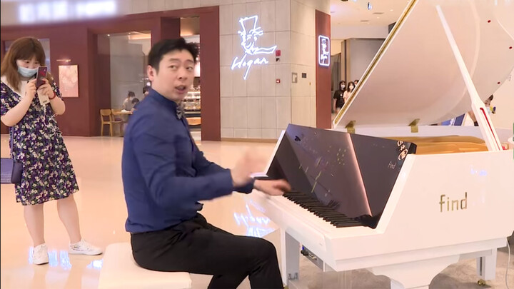 [Music]Playing "Red Lotus" in the mall!|Red Lotus