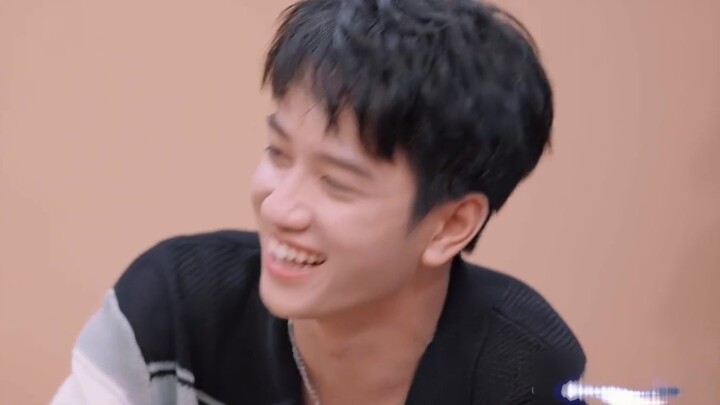 [อ่าวซิยี่] ฉันเห็นตัวเองในตัวเขา ฉันระมัดระวังมากเพราะฉันไม่เคยตัดสินใจเลือกอย่างแน่วแน่