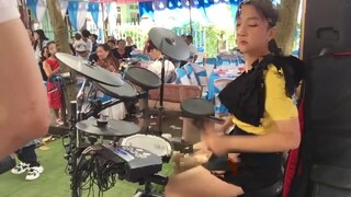 Drum Ni Ni - Tàu Anh Qua Núi Rock Cực Đã - Giọng Hát Của Cô Gái Quá Ngọt Ngào