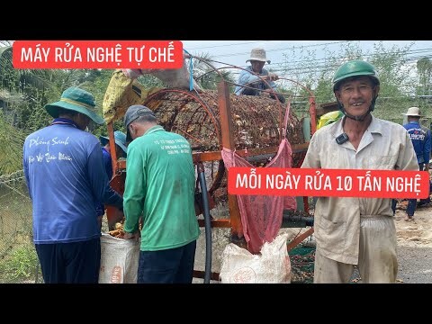 Phát hiện cổ máy rửa nghệ tự chế bá đạo của các chú từ thiện khi đến trao tiền MTQ hỗ trợ Làm thuốc