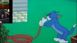 【Tom and Jerry】Cat in the backyard swimming pool