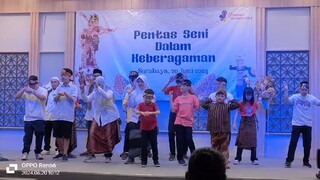 Tari: Aku anak indonesia🇮🇩 PKBM IMANUEL HOMESCHOOLING SURABAYA✝️❤☪️{Pentas Seni Dalam KEBERAGAMAN}