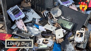 Awesome! Found many abandoned Phones, Laptops, And More! Restoration Broken Phone