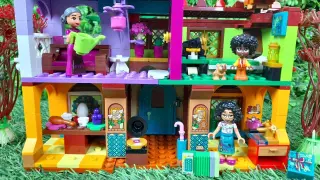Lego Review Disney Encanto MÃ�GICA casa de la Familia Madrigal