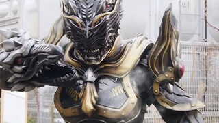 "Kamen Rider di Cermin - Alien Ryuga"