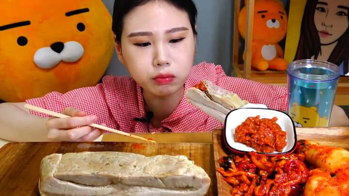 [Mukbang] Thịt luộc ăn kèm kimchi củ cái