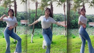 Syuting luar ruangan pertama saat menari sayang HyunA