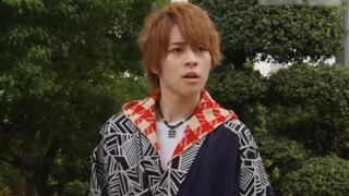 Para letnan di Kamen Rider TV yang pertama kali muncul dalam bentuk sarung (transformator tidak munc