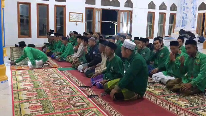 bapak gua yang urutan 5 dari yg pake kupluk putih