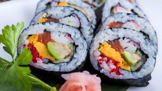 sushi thưởng thức món ăn tinh hoa nhất của ẩm thực nhật bản