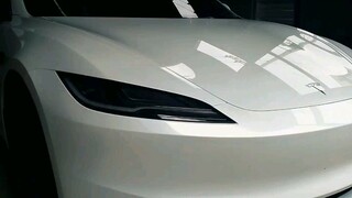 look this car its amazing