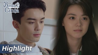 Highlight EP03 Senang banget tahu Lin Yiyang single | Amidst a Snowstorm of Love | WeTV【INDO SUB】