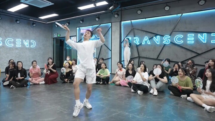 [Bai Xiaobai] Selamat datang di kelas koreografi "Mang Zhong" yang sangat menarik! Ini juga fanmeeti