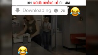 Khi người khổng lồ đi làm