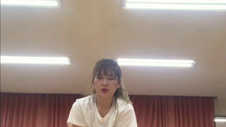 บทเรียนการยิงของหวางอี้ป๋อ ฉันไม่ใช่มืออาชีพ แต่ฉันกำลังทำงานหนักและหวังว่าทุกคนจะเรียนรู้การเต้นได้