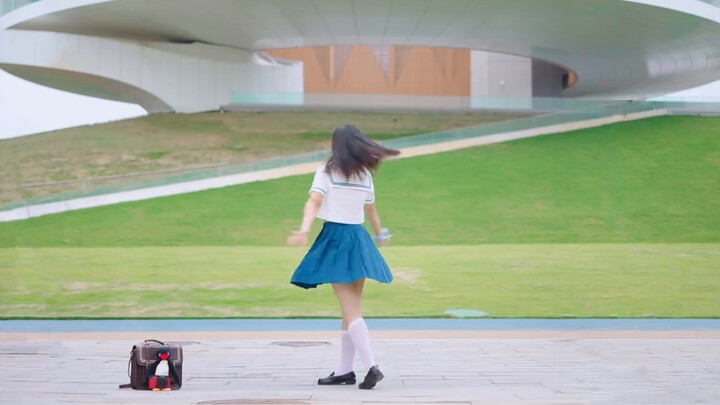 Dunia sedang jatuh cinta satu sama lain♡Itu sebenarnya lagu dari 10 tahun yang lalu【Paipai】One shot