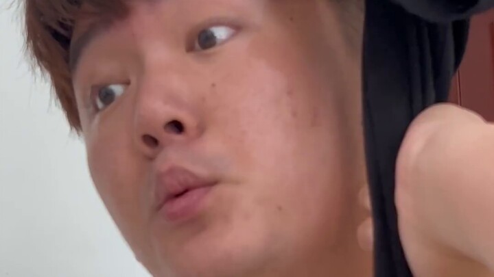 นักเรียนและครูสอนเต้น “ทำร้ายกัน”