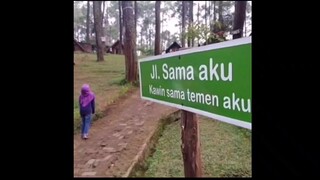 Yang suka jalan" 😂