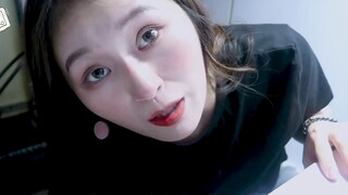 Một cô gái Nhật Bản 19 tuổi đã sống trong một quán cà phê Internet trong hai năm. Lý do đằng sau điề
