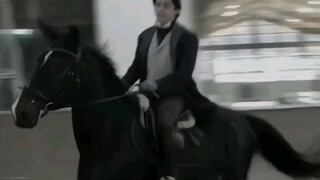 KIM TAEHYUNG RIDING
