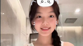 高颜值美少女尖子生