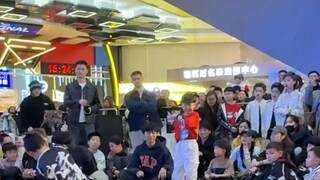 小孩哥:“一想到一会儿就要赢你了，我好难过”😫