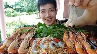 ตำกุ้งสด กุ้งเผาหอมๆ ถาดใหญ่ๆผักกับกรอบๆ..