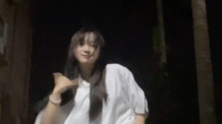 The regret of not getting into chromosomes. The little dancer danced to Mr. Zhang's new song Psychic