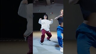 Lie to me baby, lie, lie to me🧐🥲 #yoojunglee #choreography