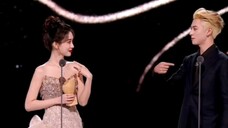 The laughs at this Starlight Awards were provided by Meng Ziyi and Wang Hedi