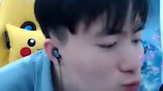 Quý Hạ? Ngô Sa? Khoảnh khắc hôn không lông!