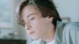 [Edward Furlong | Cận cảnh] Ánh sáng chiếu vào khuôn mặt của anh ấy