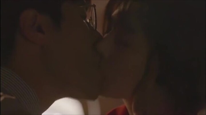 Video clip- Korean drama- French kiss scenes that make people blush