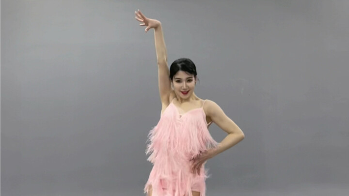 Rok merah muda kecil