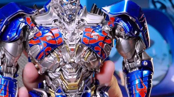 Merakit Knight Optimus Prime, apakah kualitas ini benar-benar hanya berharga lebih dari 300? [Ini bu