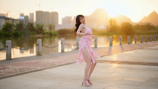 Hãy trao cho tôi một nụ hôn nóng bỏng và nhắm vào đôi môi mềm mại của tôi ~ [Qinggeer]