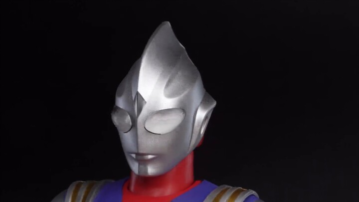 Tôi xin gọi nó là "Bài viết vui kiểu mẫu"! Khắc xương thật Ultraman Tiga Composite Form SHF