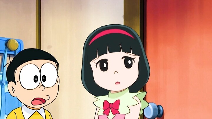 Doraemon: Fatty Blue mengundang bintang wanita ke rumahnya, mengambil foto dan bernyanyi, bahagia se